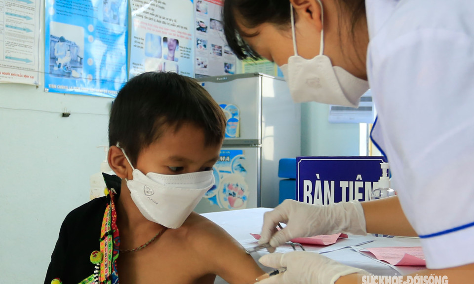 Việt Nam tiêm hơn 266,4 triệu liều vaccine COVID-19; đã 66 ngày không có F0 tử vong