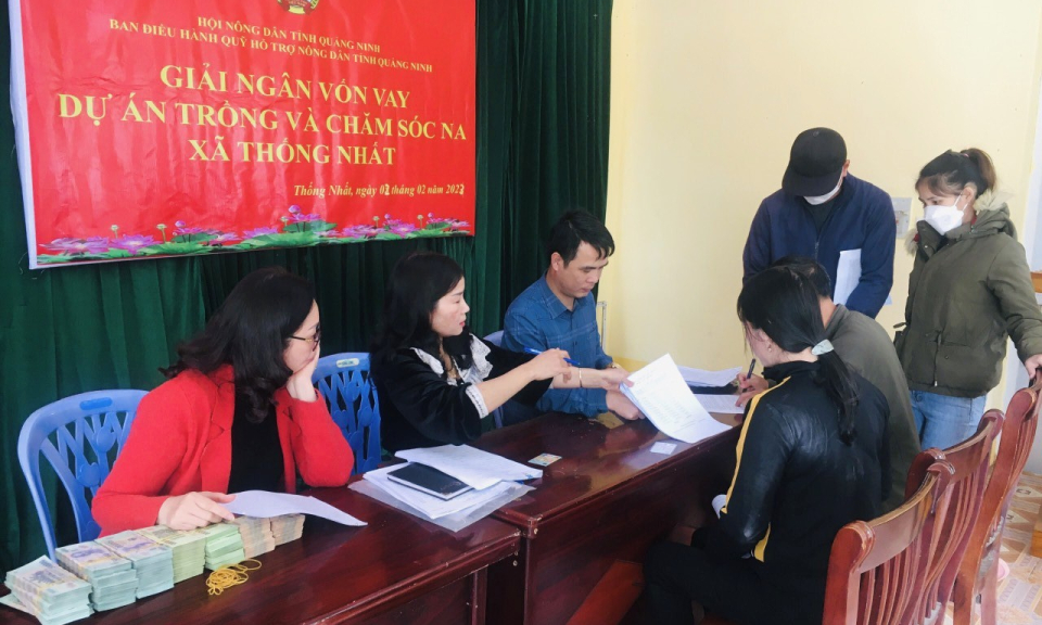 Giải ngân 10 tỷ đồng hỗ trợ nông dân phát triển sản xuất