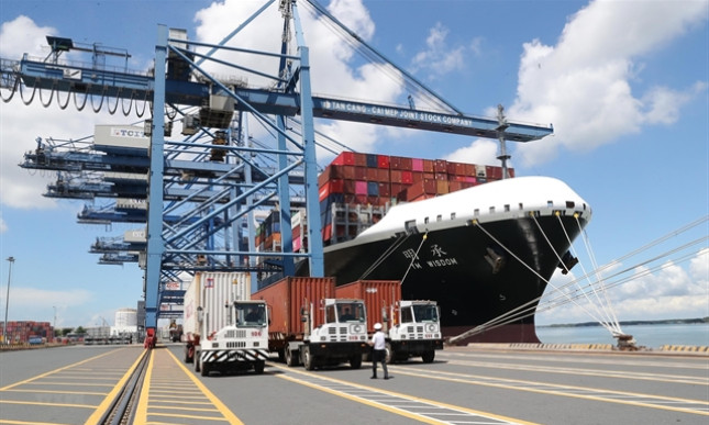 Việt Nam enjoys trade surplus of over $2.8 billion in two months