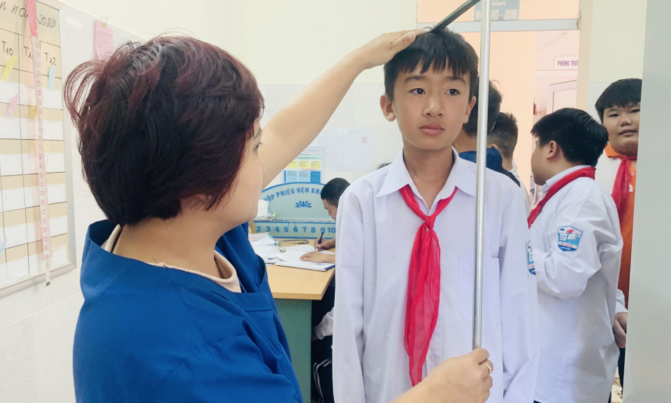  Cải thiện tầm vóc, sức khỏe trẻ em