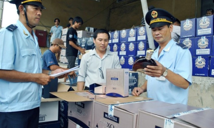 Xuất nhập khẩu lao dốc kéo thu ngân sách giảm sâu