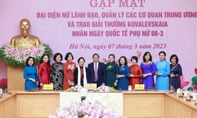 PM urges all efforts to support women's advancement