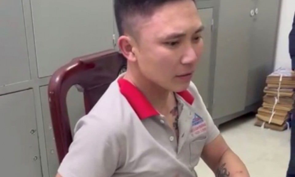 Hung hãn chặn ô tô, cướp tiền đi mua bia nhậu