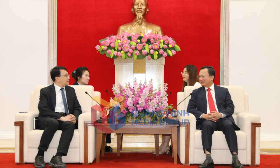 Quyền Chủ tịch UBND tỉnh Cao Tường Huy tiếp xã giao nhà đầu tư, tháng 3-2023
