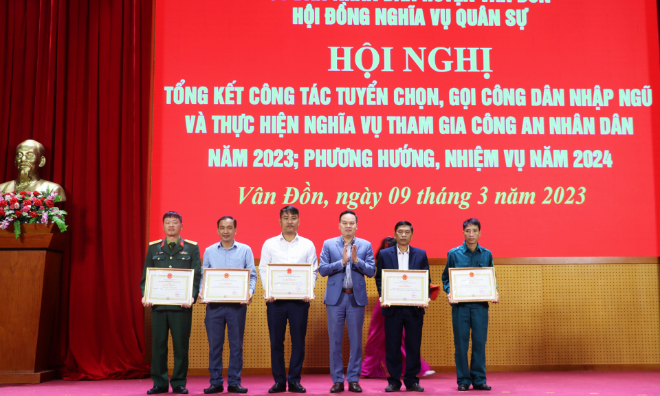 Vân Đồn, Đông Triều: Tổng kết công tác tuyển chọn, gọi công dân nhập ngũ và thực hiện nghĩa vụ tham gia Công an nhân dân năm 2023