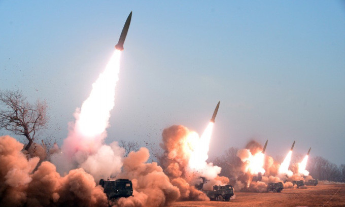 Ông Kim Jong-un lệnh quân đội sẵn sàng cho 'chiến tranh thực tế'
