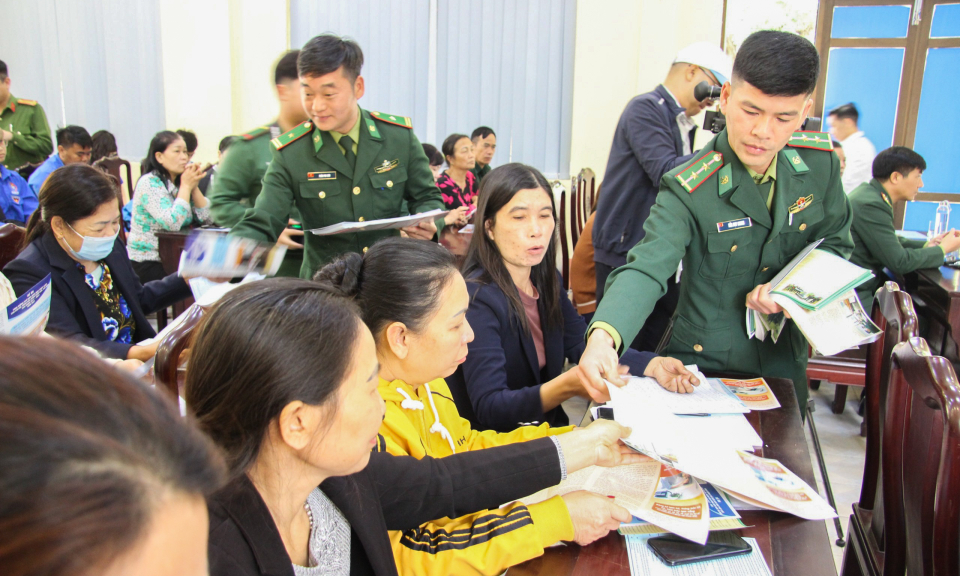 Móng Cái: Tuyên truyền, phổ biến, giáo dục pháp luật cho cán bộ và nhân dân phường Hải Hòa