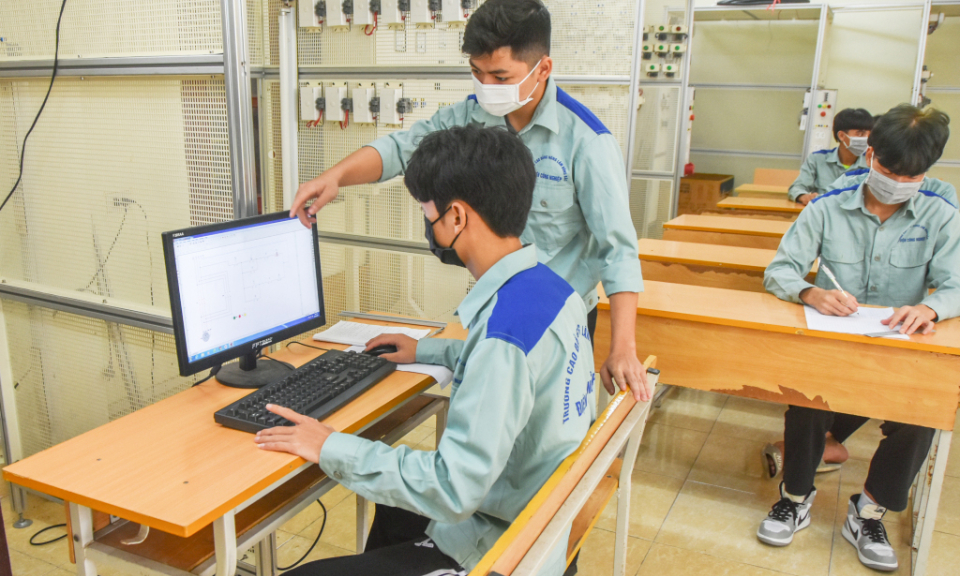 Tăng cường đào tạo nguồn nhân lực logistics