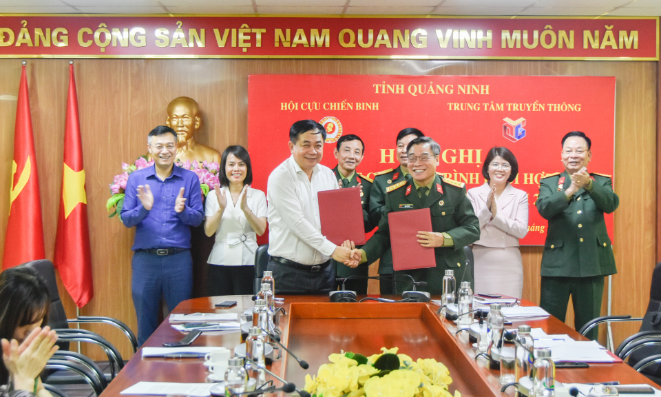 Trung tâm Truyền thông và Hội CCB tỉnh ký kết phối hợp tuyên truyền năm 2023