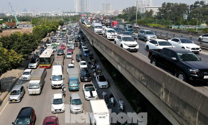 Đề xuất 8 mức thu phí đường bộ với ô tô, cao nhất hơn 1,4 triệu đồng/tháng
