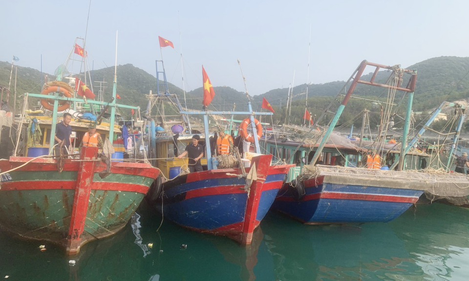 Đồn BP Đảo Trần: Liên tiếp phát hiện, bắt giữ 6 tàu khai thác thủy sản trái phép