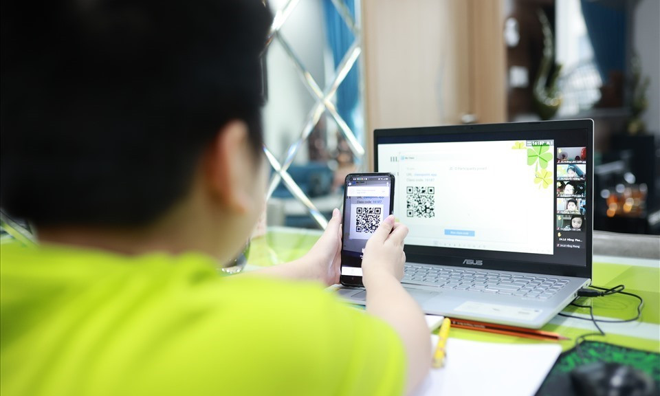 40% trẻ em cảm thấy không an toàn khi vào mạng