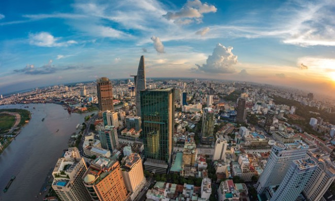 Real estate market won’t recover until late 2024: experts