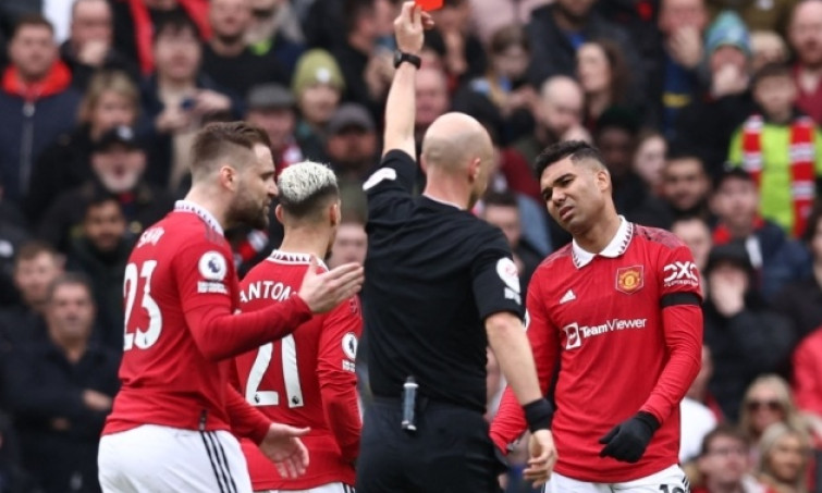 Rất nhanh chóng, Man Utd có quyết định dành cho Casemiro