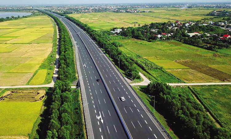 Việt Nam sẽ có hơn 410km đường bộ cao tốc Bắc-Nam trong năm nay