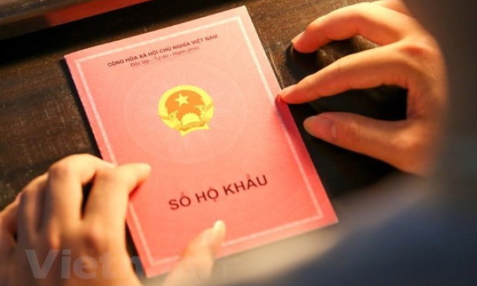 Hoàn thiện quy trình bãi bỏ yêu cầu nộp, xuất trình sổ hộ khẩu giấy