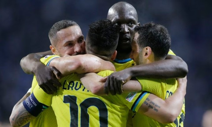 Hàng thủ đưa Inter vào tứ kết Champions League