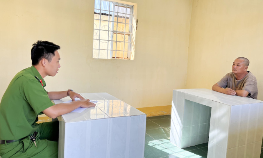 Cặp vợ chồng mở lò sản xuất nhang giả thương hiệu nổi tiếng