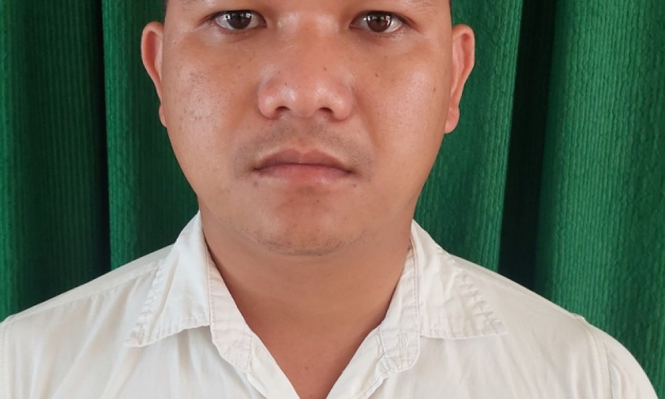 Mang dao, súng đi đòi nợ dùm bạn nhậu