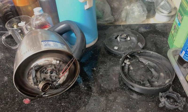 Cảnh báo hiểm họa từ ấm siêu tốc