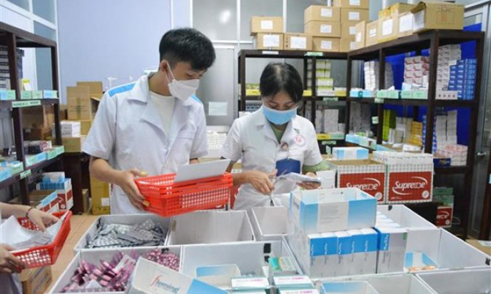 Bộ trưởng Y tế trả lời về hiện tượng thiếu thuốc tại bệnh viện công
