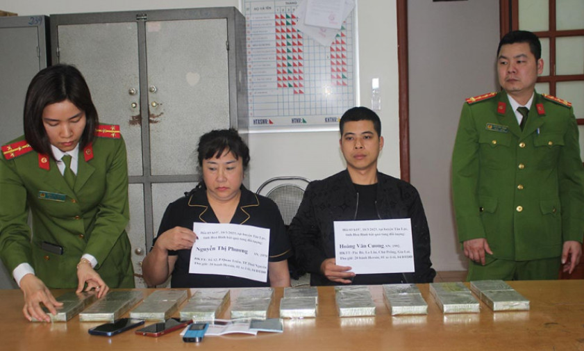 Phá đường dây mua bán ma tuý lớn, thu 20 bánh heroin