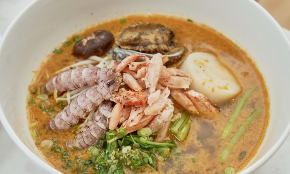 HCMC noodle soup shop serves one-of-a-kind red sauce