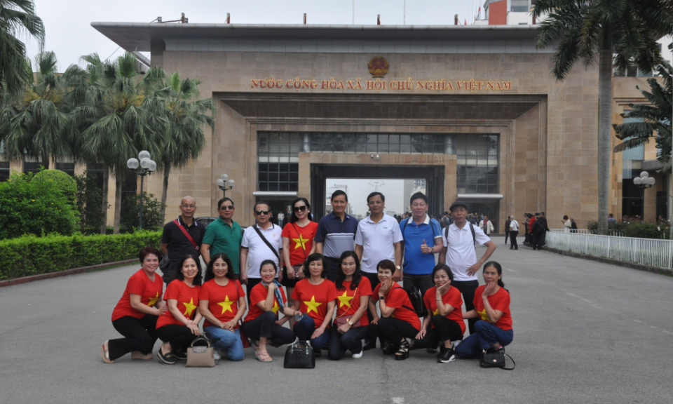 Mong Cai border gate welcomes first group of Chinese tourists after pandemic