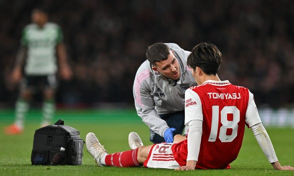 Bị loại khỏi Europa League, Arsenal còn đón 2 tổn thất quá lớn