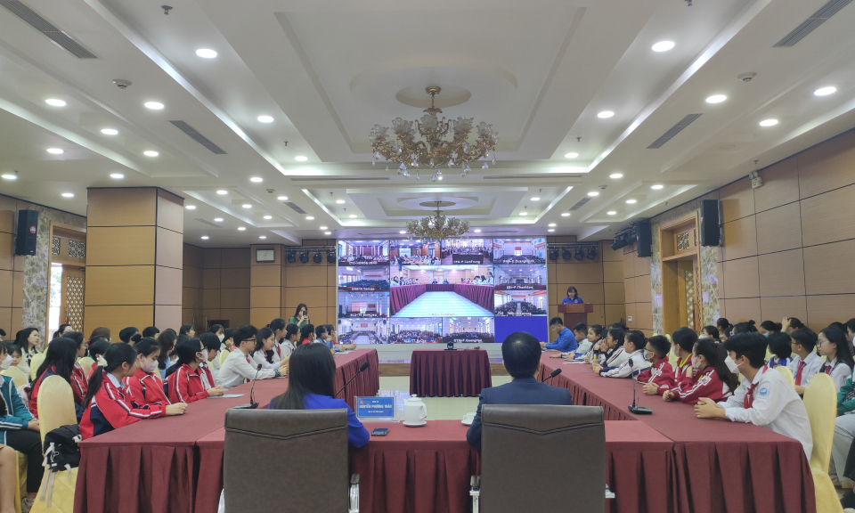 Tập huấn về quyền trẻ em, phòng chống xâm hại, bảo vệ trẻ em trên không gian mạng