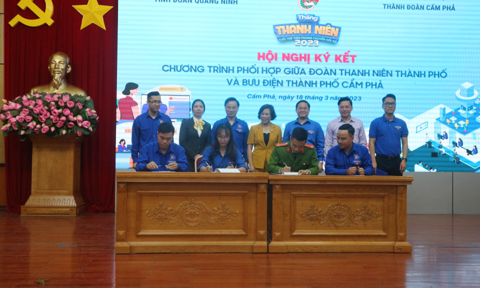 Tỉnh Đoàn tổ chức Ngày hoạt động cao điểm tình nguyện hỗ trợ người dân thực hiện dịch vụ công trực tuyến