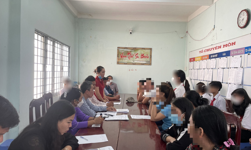 Đình chỉ học tập 2 tuần các học sinh đánh hội đồng nữ sinh lớp 8