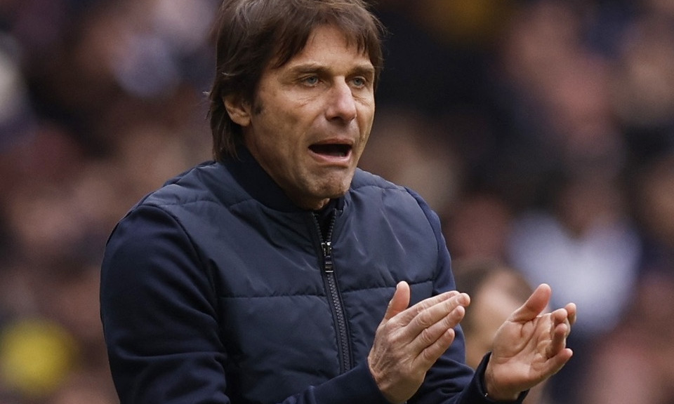 Tottenham xem xét sa thải HLV Conte