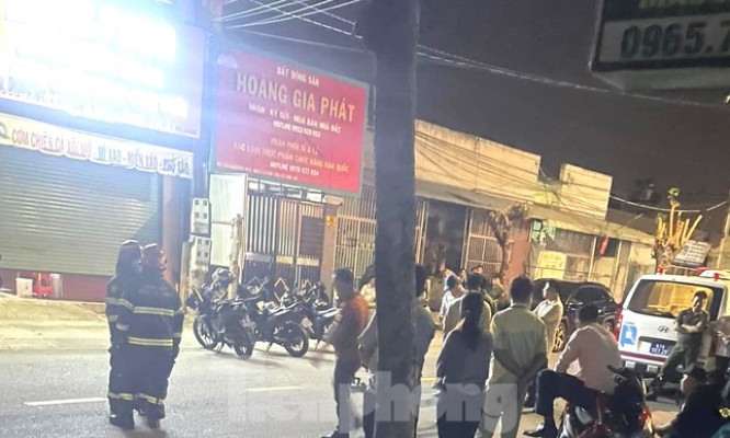 Công an đột nhập ki-ốt, giải cứu một phụ nữ bị bắt làm con tin trong đêm