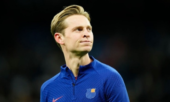 Frenkie De Jong đón cú sốc