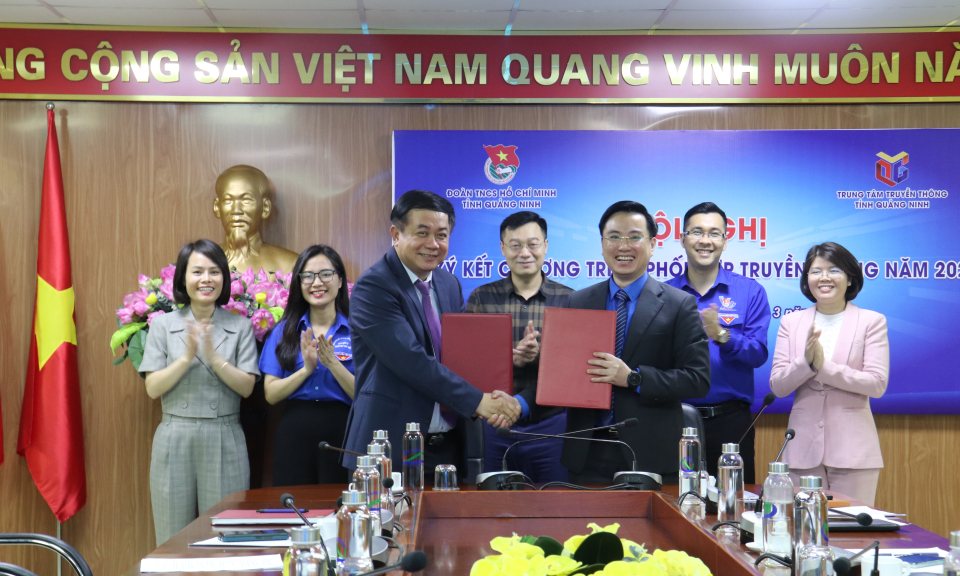 Trung tâm Truyền thông tỉnh và Tỉnh Đoàn ký kết chương trình phối hợp truyền thông