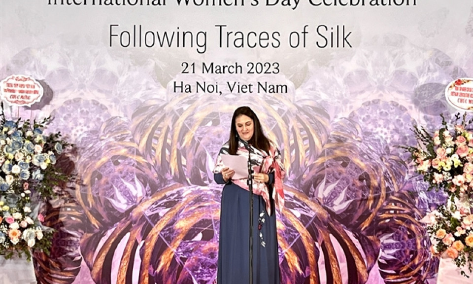 Vietnamese culture and silk are topics of event dedicated to women