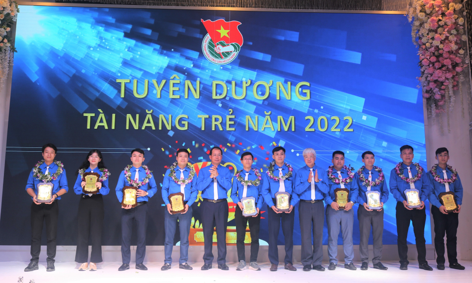 Đối thoại “Phát huy sức trẻ góp phần dựng xây TKV” 