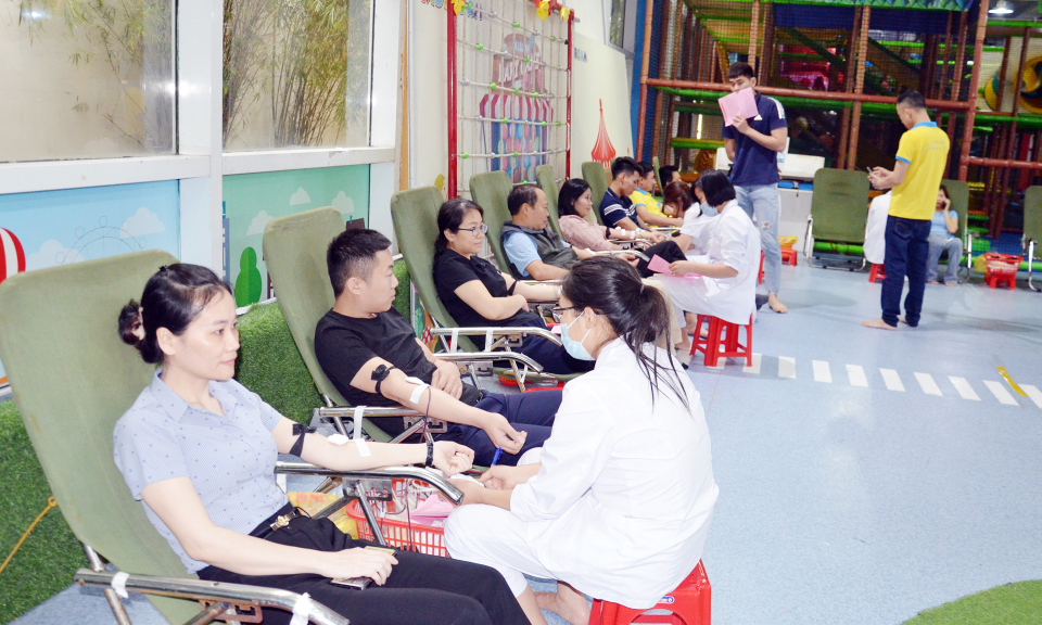 TP Hạ Long: Tiếp nhận 200 đơn vị máu trong chương trình hiến máu tình nguyện