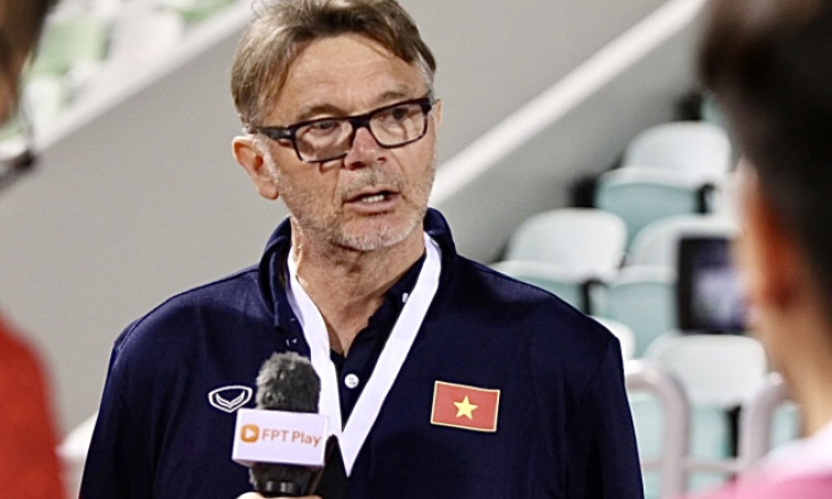 HLV Troussier hài lòng dù tiếp tục thua đậm ở Doha Cup