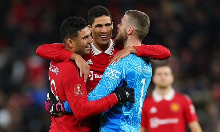 Tin nóng bóng đá sáng 26/3: Thủ môn U23 Việt Nam nhập viện, Varane cân nhắc rời MU