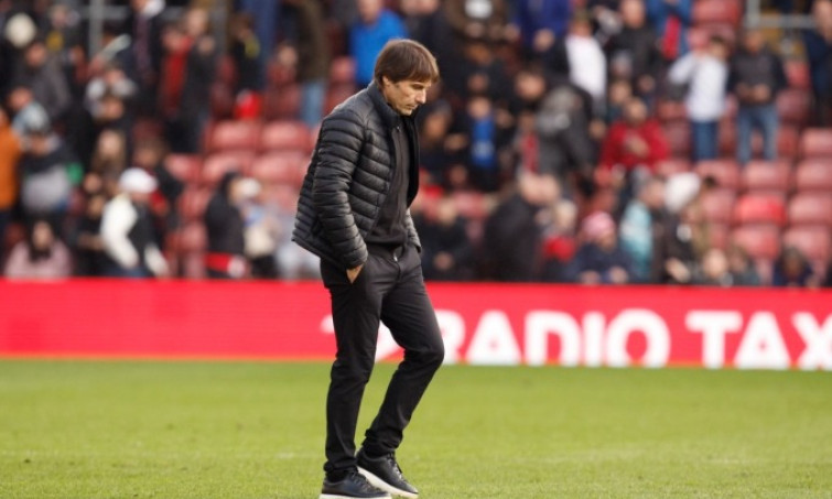 Tottenham sa thải HLV Conte