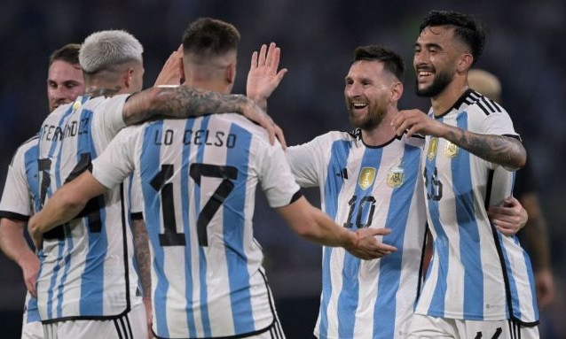 Messi lập hat-trick khi Argentina thắng 7-0