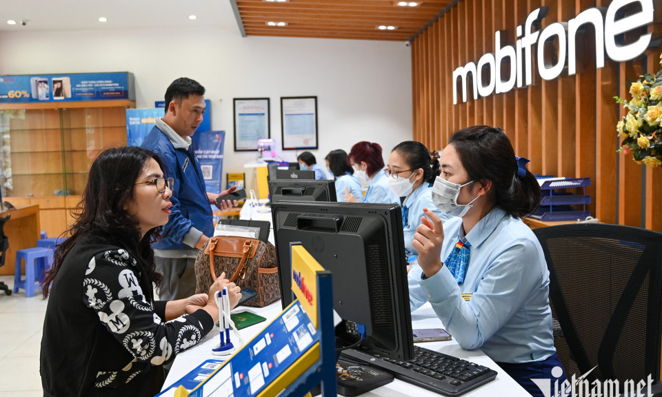 Bộ TT&TT không lùi thời hạn “khóa” thuê bao nếu chưa chuẩn hóa thông tin