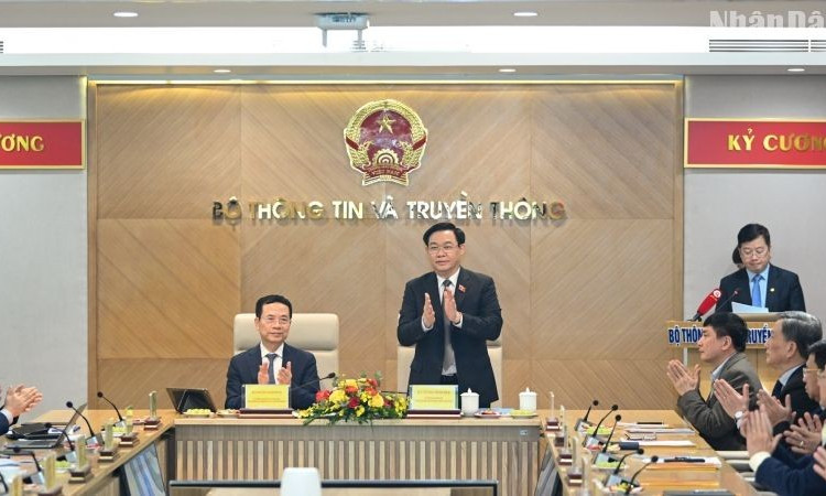 Giải quyết thách thức phát triển qua chuyển đổi số và đổi mới sáng tạo