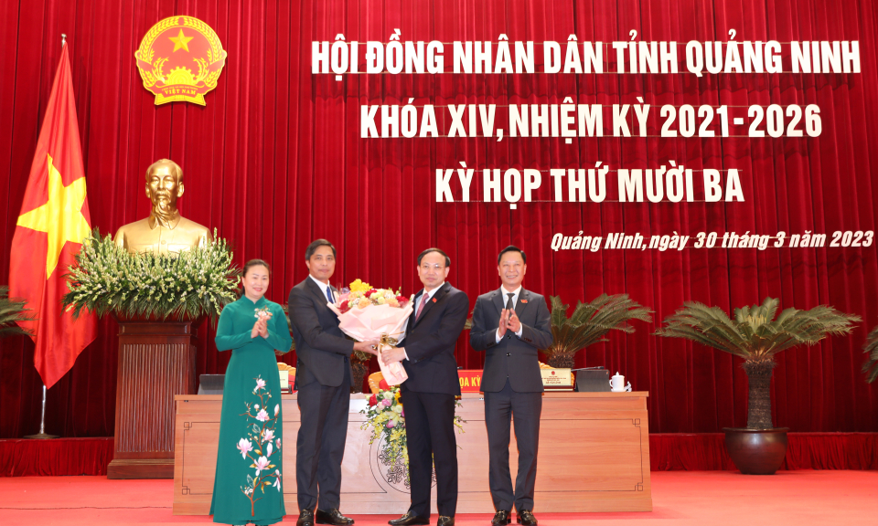 Đồng chí Vũ Văn Diện được bầu giữ chức vụ Phó Chủ tịch UBND tỉnh