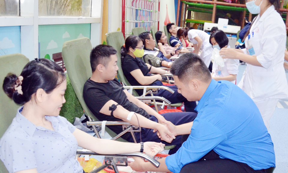 Nòng cốt trong hoạt động nhân đạo, từ thiện
