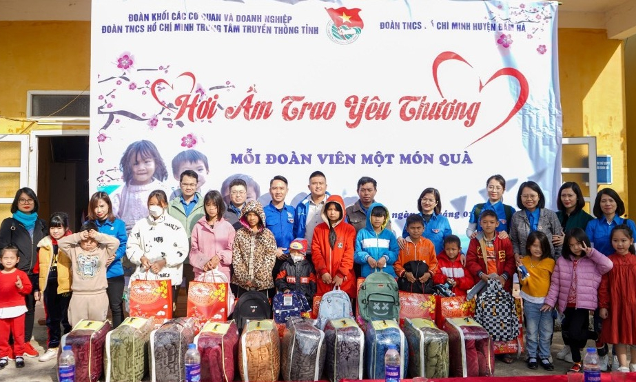 Tuổi trẻ xung kích vì cộng đồng