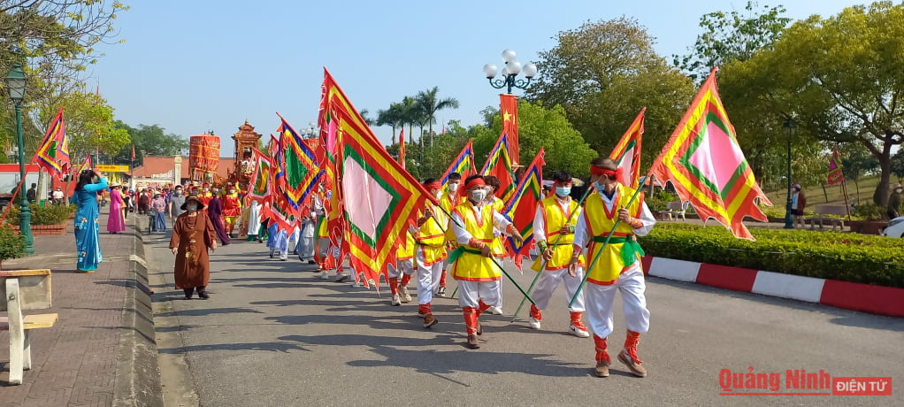 The traditional festival of Bach Dang is scheduled to open on April 25 at Tran Hung Dao temple - Vua Ba shrine in Quang Yen town.