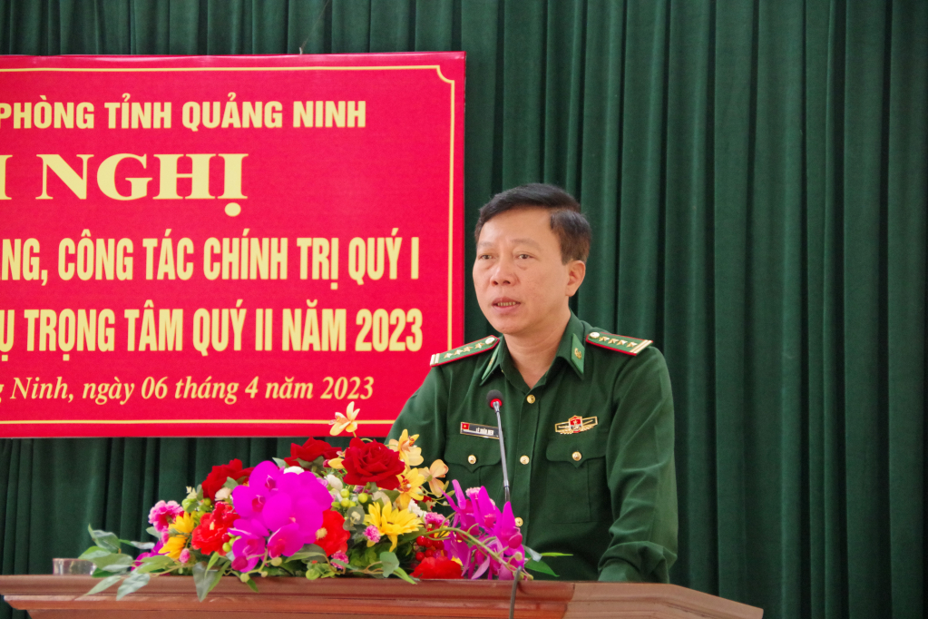 Đại tá Lê Xuân Men, Chính uỷ BĐBP tỉnh phát biểu tại hội nghị.